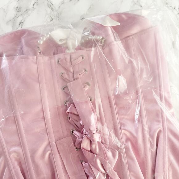 Scarlett Gasque Italian Pearl Basque Corset Size 34D/DD Pink 100% Silk brand new - Picture 7 of 8